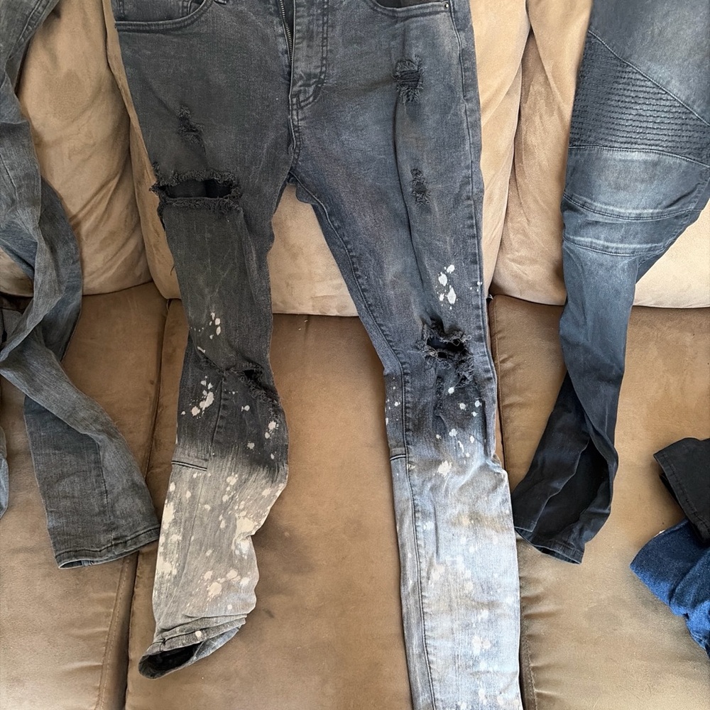 Forever 21 Men's Distressed Black and Gray Slim Jeans